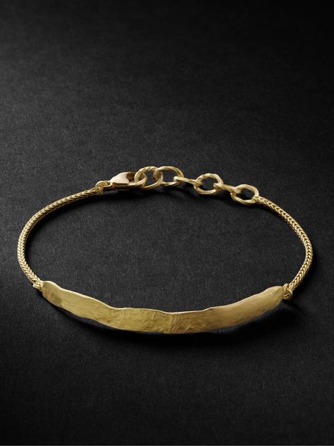 All of Elhanati's jewellery is crafted by hand, so no two pieces are exactly alike. Made from hammered 18-karat recycled gold, this 'Palma 'bracelet features a snake chain and ID-style bar that's curved to fit comfortably. Gold Bracelet For Men, Jewelry Organizer Diy, Mens Gold Bracelets, Homemade Jewelry, A Snake, Bracelet For Men, Fine Jewelry Bracelets, Geometric Jewelry, Recycled Gold