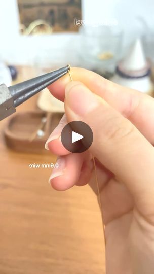 Earings Making Video, Wire Jewelry Designs, Art Necklaces, Design Video, Denim Crafts, Homemade Jewelry, Diy Crafts Jewelry, 1k Views, Diy Earrings