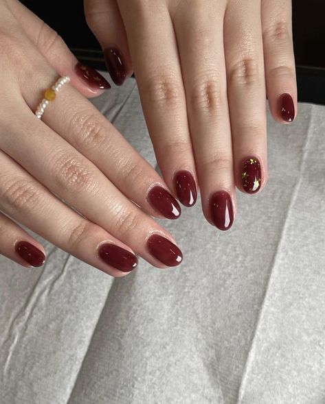 Deep Red Manicure, Cool Toned Red Nails, Shirt Red Nails, Gel Nails Ideas Red, Short Wine Red Nails, Prom Nails Gel, Natural Red Nails, Classy Nails Gel, Cherry Red Nails Short