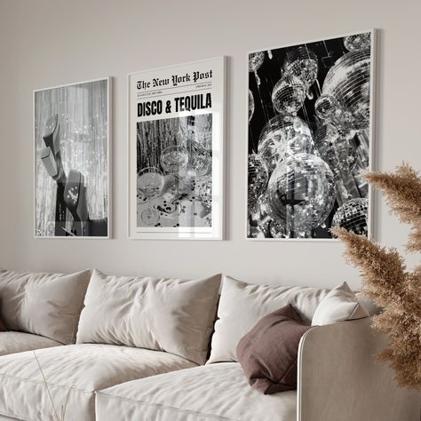 Disco And Tequila Print, College Apartment Decor Ideas Living Room, Disco Apartment Decor, Living Room Ideas College, Room Ideas Aesthetic Black And White, Disco Room Aesthetic, College Living Room Apartment, Black And White Dorm Room, Black And White Apartment Aesthetic