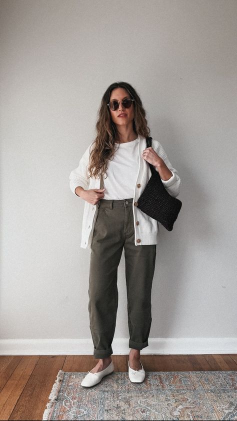 Soft Classic Outfit Ideas, Outfit Ideas Curvy, Coffee Shop Owner, Safari Outfit, Casual Work Attire, Classic Outfit, Fall Capsule Wardrobe, Soft Classic, Fashion Capsule