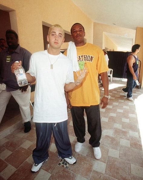 Dre and Eminem #90s Eminem Style, Rapper Costume, Sup Girl, Cultura Hip Hop, The Slim Shady, 90s Rappers, Looks Hip Hop, Eminem Photos, Hip Hop Classics