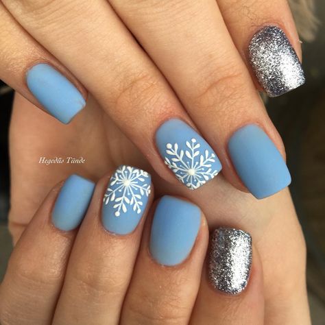 January Nails Snowflake, Nails Acrylic January Colors, Blue Snow Flakes Nails, Pale Blue Winter Nails, December Blue Nails, Winter Nail Blue, Fun January Nails, Blue Chrome Winter Nails, Frozen Theme Nails