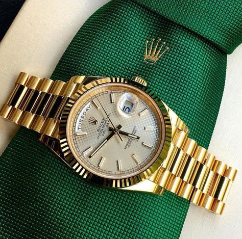 shop herbhandler.cc ⚜️ ⚜️ follow @realherbhandler 🚀 Rolex Boutique, Rolex Watches Women, Army Watches, Fancy Watches, Gold Rolex, Rolex Watches For Men, Expensive Watches, Hand Watch, Rolex Men