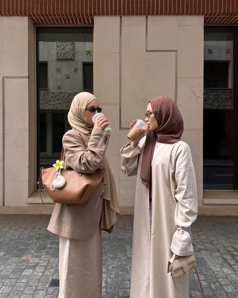 fav beige shades🤎🧋🏹✨ summer outfit, beige lovers, abaya, modest fashion, hijabi, Pinterest style, modesty, polene bag, summer vibes, hijab outfit, autumn vibes Autumn Hijabi Outfits, Hijabi Autumn Outfits, Modest Photoshoot, Beige Hijab Outfit, Duo Bestie, Hijab Outfit Aesthetic, Beige Hijab, Modest Hijabi Outfits, Polene Bag