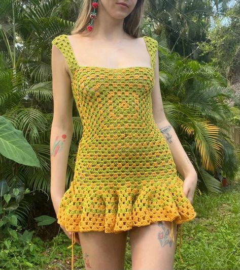 Crochet Granny Square Dress, Granny Square Dress, Squared Clothes, Square Dress, Crochet Design Pattern, Crochet Clothing And Accessories, Crochet Inspo, Crochet Granny Square, Crochet Fashion Patterns