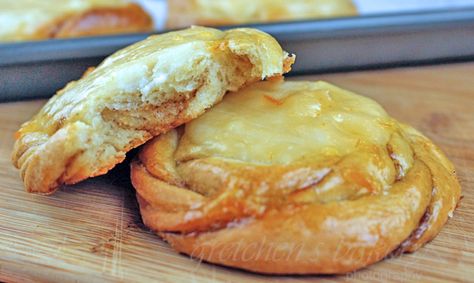 Vegan Cheese Danish, Vegan Danish, Yeast Buns, Vegan Bakes, Cheese Danish Recipe, Breakfast Pastry, Babka Recipe, Danish Dough, Vegan Baked