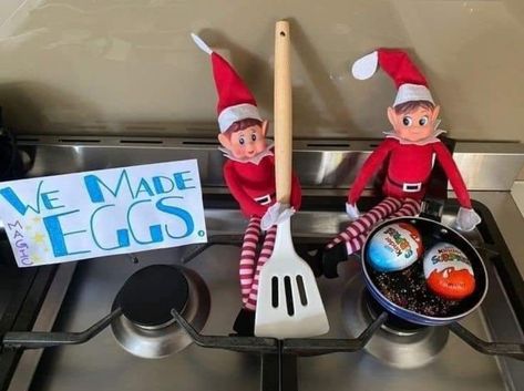 Napkin Folding Ideas, Funny Elf On The Shelf, Elf Ideas Easy, Easy Elf On The Shelf, Paper Napkin Folding, Bad Elf, Napkin Folds, Easy Elf, Folding Ideas