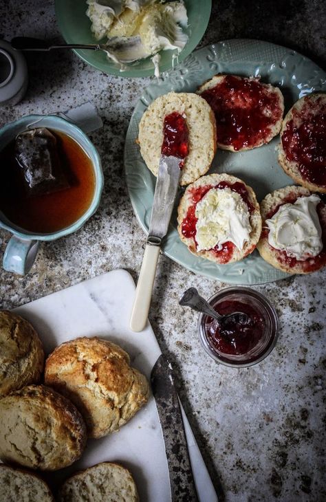 i feel very lucky to live in Devon as i can get a cream tea in every cafe i walk in to. it consists of a plain or fruit scone topped with clotted cream and jam, and it is served with a pot of tea. ... English Scones, Cream Tea, Clotted Cream, Traditional English, British Food, Scone Recipe, A Cup Of Tea, Puddings, Beautiful Food