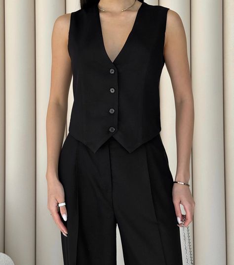 Suit Pants Women Outfits, Black Vest Suit Women, Styling Vests Women, Formal Vest Outfits For Women, Vest And Trousers Outfit, Suit Vest Outfits For Women Casual, Coat Suit Women, Formals Women, Suit For Women Formal