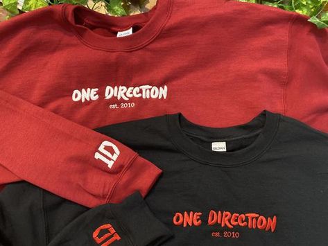 One Direction Merch, One Direction Outfits, Black Crewneck, Wow Products, Sleeve Detail, One Direction, Crew Neck Sweater, Harry Styles, Cotton Material