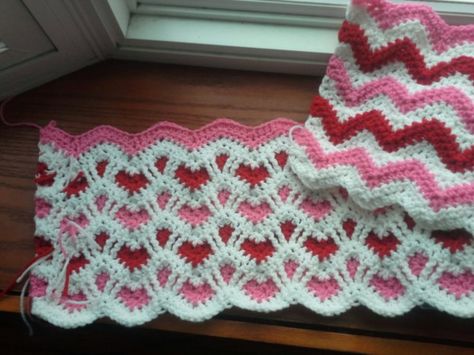 SWEET SOMETHING FOR THE SWEET Crochet Ripple Afghan Pattern, Motifs Afghans, Ripple Afghan Pattern, Crochet Ripple Afghan, Crochet Afghan Patterns, Mosaic Knitting, Ripple Afghan, Afghans Crochet, Chevron Crochet