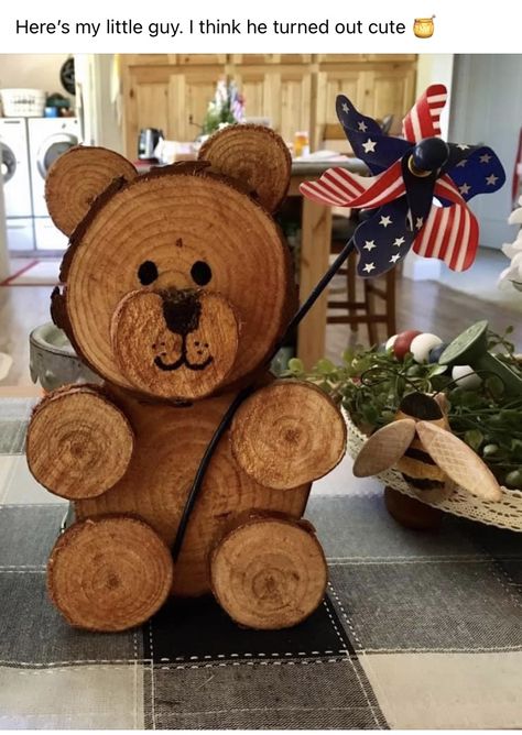 Wood Log Crafts, Wood Yard Art, Easter Wood Crafts, Wooden Christmas Crafts, Wood Craft Projects, Wood Slice Crafts, Outdoor Crafts, Diy Wooden Projects, Wood Animal