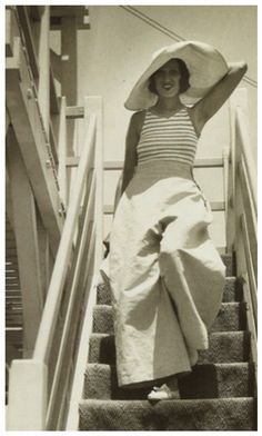 There was definitely something about Renée. When the legendary French photographer Jacques-Henri Lartigue met her while strolling the streets of Paris in 19 Style Année 20, Jewish Girl, 30s Fashion, Beach Attire, Moda Paris, Vintage Swimwear, French Photographers, 1930s Fashion, Moda Vintage