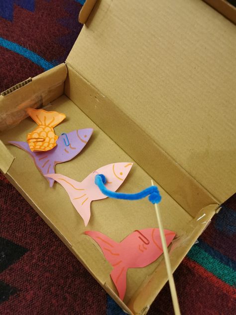 Simple & Creative Crafts!! 15 mins Craft Toy Fishing 🎣 rod Ingredients will find in every single home.. 1.Construction papers 2.Pipecleaner 3.Natural Bamboo Skewer 4.paper Clips 5.Magnet Single Home, Bamboo Skewers, Construction Paper, Paper Clips, Toy Craft, Kids Art, Fishing Rod, Skewers, Creative Crafts