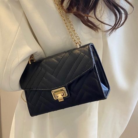 Brand New Black Purse Gold Chain, Black And Gold Purse, Gold Purse, Gold Handbags, Gold Hands, Black Purses, Black Bag, Gold Dress, Black Handbags