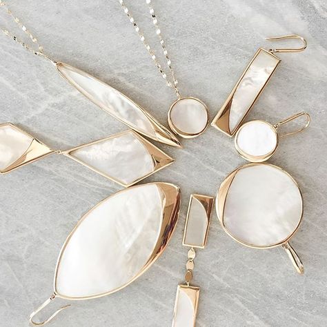 Mother Of Pearl Accessories, Bride Jewelry Pearl, Mop Jewelry, Concept Jewelry, Chicago Spring, Eco Art, Pearl Bride, Jewelry 2023, Inlay Jewelry