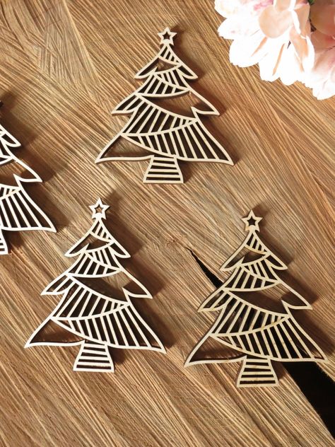 Christmas Tree Wooden, Custom Word Art, Tree Plan, Cut Out Art, Eco Friendly Christmas, Christmas Village Display, Beautiful Christmas Trees, Green Christmas Tree, Leaf Decor