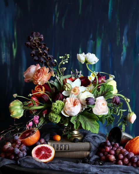 Dutch Master Painter inspired Floral Arrangement Dutch Masters Wedding, Thanksgiving Floral Arrangements, Sogetsu Ikebana, Thanksgiving Floral, Holiday Arrangement, Fresh Flowers Arrangements, Flower Boxes, Fall Flowers, Floral Arrangement