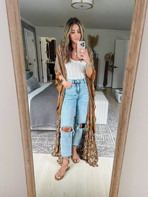 Womens Kimono Outfits, Cream Kimono Outfit, Duster Kimono Outfits, Free People Kimono Outfit, Boho Jean Outfits, Kimono Boho Outfit, Bohemian Jeans Outfit, Boho Duster Outfit, Boho Everyday Outfits