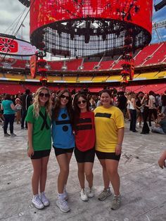 Ed Sheeran Halloween Costume, Ed Sheeran Costume, Ed Sheeran Tour Outfits, Ed Sheeran Outfit, Ed Sheeran Concert Outfit, Concert Ed Sheeran, Group Costumes, Concert Looks, Ed Sheeran