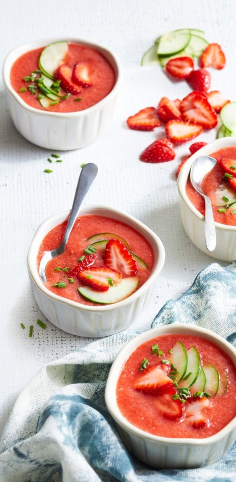 Summery Strawberry Gazpacho A whole food, plant-based soup that is perfect for a hot summer day. Strawberries add a fresh, fruity twist to this classic chilled soup. If you wish, choose your favorite herb to sprinkle on as a garnish and to boost the flavor. We recommend chives, basil, or thyme leaves, but many fresh herbs will complement this Strawberry Gazpacho. Meals For Hot Days Dinners, Cold Summer Meals, Strawberry Gazpacho Recipe, Fruit Gazpacho, Strawberry Gazpacho, Strawberry Dinner, Summer Soup Recipes, Strawberry Soup, Cold Soups