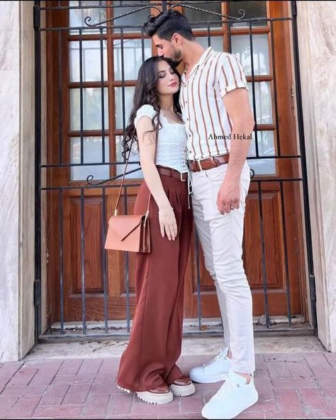 Matchy Outfit Couple Formal, Suit And Dress Couple Outfit, Modest Couple Poses, Love Poses Couple, Couples Photoshoot Dress, Outfits Parejas, Couple Outfits Matching Classy, Fall Couple Outfits, Fall Outfits For Couples