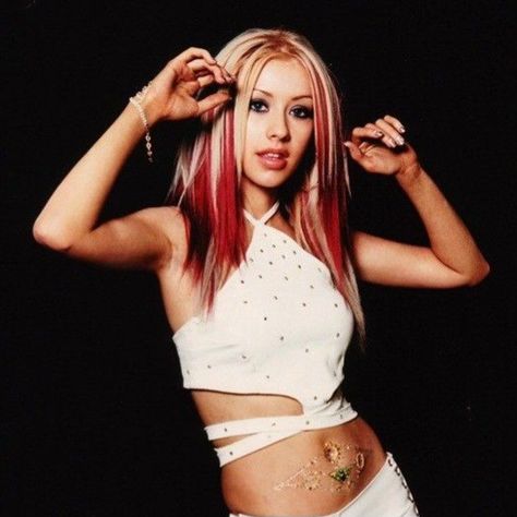 Christina Aguilera; icon; pfp; xtina; aguilera; y2k; aesthetic; 2000; 00s Christina Aguilera 90s, Christina Aguilera 2000, Christina Aguilera Hair, Christina Aguilera 2000s, 2000s Pictures, 2000s Makeup Looks, 2000s Hair, 2000s Icons, 2000s Outfit