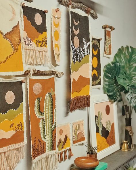 Tapestry Painting, Sticks Craft, Diy Tapestry, Fabric Wall Decor, Put Things Into Perspective, Fashion School, Craft Paint, Left Over, Paper Hearts