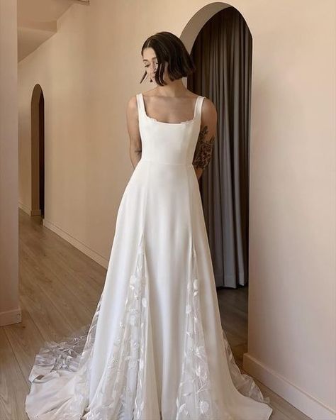 A moment for our A-line gowns… Our Sienne, Fiorella, and Serena gowns each feature our signature silk crepe a-line skirts with romantic… | Instagram Kate Wedding Dress, Beachy Wedding Dress, Wedding Dress Size 10, Garden Wedding Dresses, Classy Wedding Dress, Fairy Tale Wedding Dress, Minimalist Wedding Dresses, Dream Wedding Ideas Dresses, Modern Wedding Dress