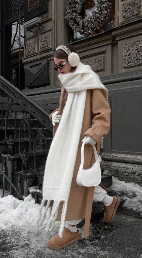 2024 Winter Outfits Trends, Winter Outfits 2024 Trends, Uggs Fits, White Scarf Outfit, Old Money Winter, Winter Outfits Snow, Outfit Ideas Winter, Winter Outfits Aesthetic, Winter Outfit Ideas