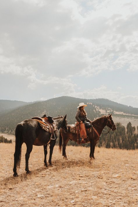 Mountain Cowgirl, Mountain Mama Aesthetic, Montana Lifestyle, Montana Western Aesthetic, Ranch Photography, Montana Ranch Aesthetic, Horse Western Aesthetic, Ranch Fashion, Montana Horseback Riding