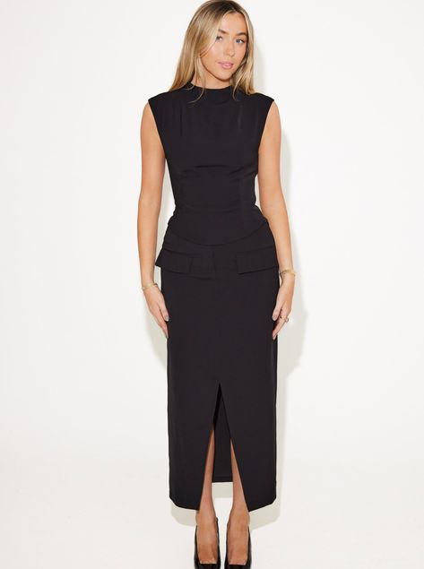 Designed to pair perfectly in our muses forever wardrobe to achieve their day-to-night dreams. An extension to our best-selling Simple Statements collection. Black Corporate Outfit, Neutral Workwear, Office Baddie, Corporate Fits, 2025 Manifestation, Business Fits, Corporate Girly, Odd Muse, Work Dresses Outfits