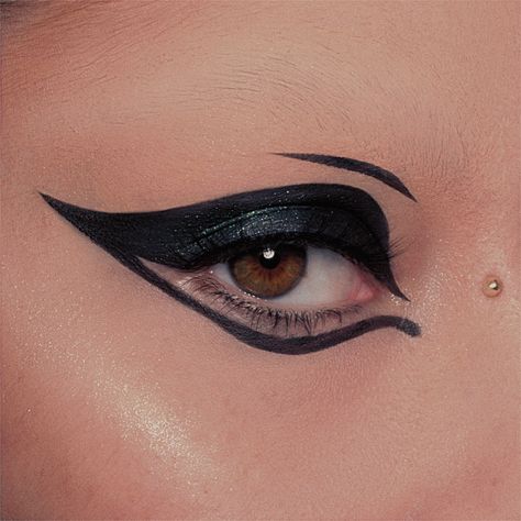 Lady Gaga Eye Makeup, Born This Way Era, Lady Gaga Inspired Makeup, Born This Way Aesthetic, Born This Way Lady Gaga, Lady Gaga Born This Way Era, Lady Gaga Eyeliner, Lady Gaga Makeup Looks, Born This Way Makeup