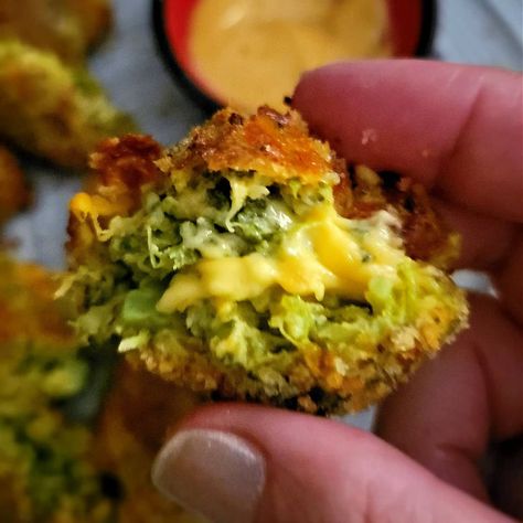 Broccoli Cheddar Bites, Broccoli Cheese Bites, Daily Yum, Air Fryer Broccoli, Broccoli Bites, How To Make Broccoli, Fried Broccoli, Air Fryer Oven Recipes, Cheese Ball Recipes