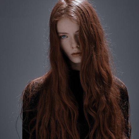 Redhead Dark Academia Aesthetic, Demetri Volturi, Freckle Photography, Old School Aesthetic, Red Haired Beauty, Fashion Background, Sansa Stark, Grunge Girl, Ginger Hair