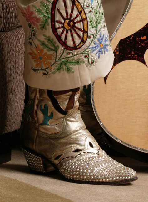 Porter Wagoner Suit, Diy Rhinestone Cowboy Boots, Reynard Lowell, Cowboy Moodboard, Nudie Suit, Dolly Party, Porter Wagoner, Embroidered Suits, Rhinestone Boots