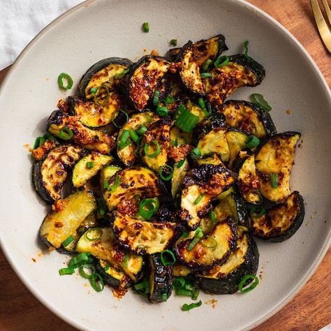 This Air Fried Honey Garlic Zucchini is a delicious vegetarian zucchini recipe. It is easy to make and full of flavor. Vegetarian Zucchini Recipes, Napa Farmhouse, Marinated Zucchini, Garlic Zucchini, Zucchini Side Dishes, Zucchini Recipe, Vegetable Platter, Grilling Chicken Breast, Honey Garlic