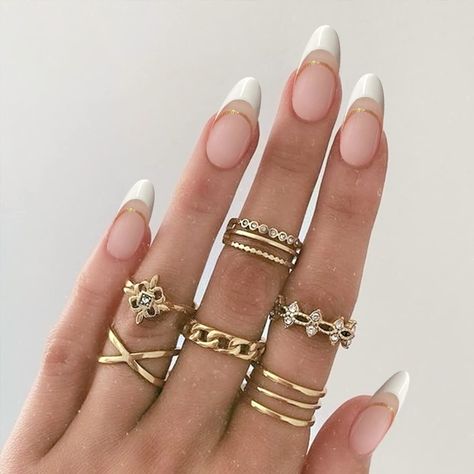 White Gold Tip Nails, White French Tip Nails With Gold Line, White And Gold Oval Nails, White Tip With Gold Line Nails, Nails For Egypt, White French With Gold Line, White French Tips With Gold Line, Nails For Gold Dress Prom, Prom Nails Gold And White