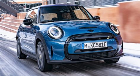 Electric Mini Cooper, Mini Cooper Electric, Car Mini Cooper, Mini Electric Car, New Mini Cooper, Rs6 Audi, Subcompact Cars, Battery Powered Car, Roof Paint