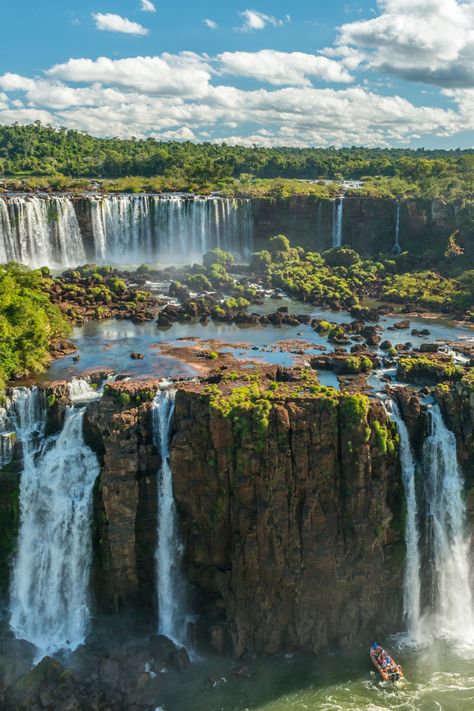 Waterfalls Around The World, Iguacu Falls, Iguassu Falls, Beautiful Places Around The World, Japanese Bathroom Design, Iguazu National Park, Argentina Messi, 7 Wonders Of The World, Rainforest Animals