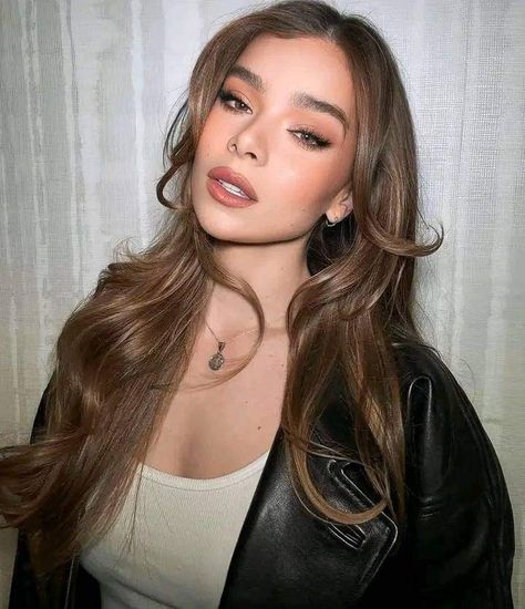 I own nothing in this story. Enjoy. #fanfiction #Fanfiction #amreading #books #wattpad Hailee Steinfeld No Makeup, Hailee Steinfeld Hot Pics, Hailee Steinfeld Makeup, Hailey Stanfield, Haley Steinfeld, Hailee Steinfeld Hair, William Mckinley High School, Celeb Makeup, William Mckinley