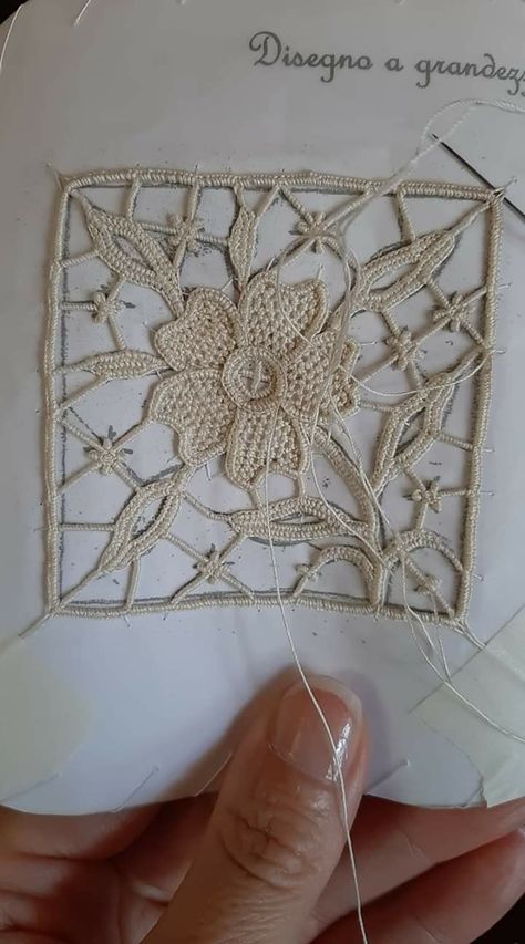 Lace Beadwork, Romanian Lace, Crochet Leaf Patterns, Lace Weave, Basic Embroidery Stitches, Point Lace, Hardanger Embroidery, Hand Embroidery Projects, Irish Lace Crochet