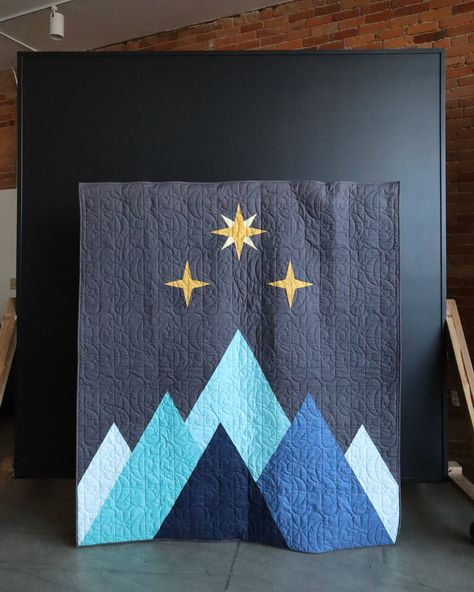 Many of you have asked, and I can finally provide the fabric requirements for the Night Court quilt! The pattern comes in two sizes and uses yardage. You have the option for one color stars or two color stars. I will also be offering kits for the two versions I’ve made ✨ The pattern and kits will be available THIS FRIDAY! ✨💃🏻 #nightcourtquilt #acotar #cottonandjoypatterns #quiltsofinstagram #quilting #modernquilt #bookishquilt Starry Night Quilt Pattern, Night Sky Quilt Pattern, Ravenclaw Quilt, Northern Lights Quilt, Supernova Quilt, Night Sky Quilt, Fantasy Quilt, Northern Lights Quilts, Sky Quilt