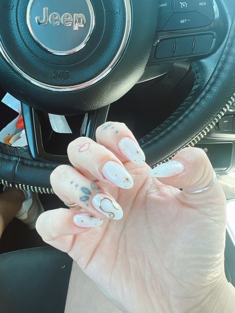 1995 Nail Design, Leo Constellation Nails, Taurus Nails Acrylic, Aires Nail Designs, Leo Sign Nails, Aries Themed Nails, Virgo Season Nails, Aries Season Nails, Leo Acrylic Nails Zodiac