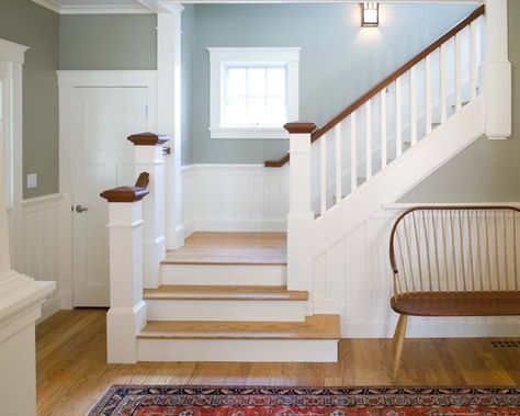 Traditional Staircase Design, Pictures, Remodel, Decor and Ideas - page 41 Craftsman Stairs, Craftsman Staircase, 1940s Bungalow, Cottage Stairs, Bungalow Interiors, Bungalow Interior, Open Stairs, Traditional Staircase, Staircase Remodel