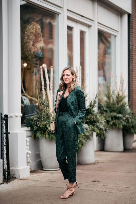 holiday suit Holiday Suits Women, Holiday Pant Suits For Women, Emerald Green Velvet Pant Suit, Green Winter Party Suit, Velvet Winter Party Suits, Chic Green Pantsuit For Party, Festive Green Fitted Suits, Fancy Pants Outfit, Holiday Suits