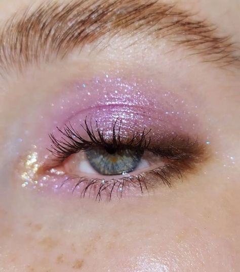 Fairy Pink Makeup, Smudged Makeup, Eyebrow Trends, Sparkly Makeup, Ethereal Makeup, Mascara Waterproof, Dope Makeup, Eye Makeup Designs, Fairy Makeup