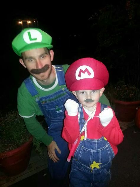 Great father and son costumes Father Son Halloween Costumes, Fnaf Costume, Matching Halloween, Halloween Time, Toddler Halloween Costumes, Great Father, Father Son, Purim, Good Good Father