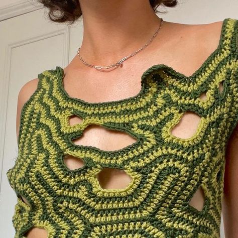 Crochet Freehand, Loupy Studio, Freehand Crochet, Instagram Guide, Freeform Crochet, Crochet Shirt, Low Back, Crochet Tutorial, Hand Crochet